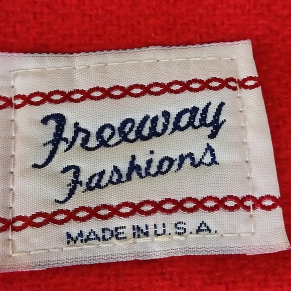 Vtg Freeway fashions Pea Coat Womens Red Wool Velvet Collar Embellished Waist 10 - Picture 9 of 10